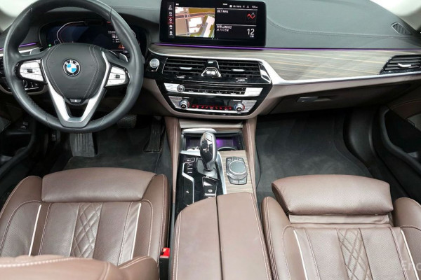 2022 BMW 5 серии с пробегом 26 468 км