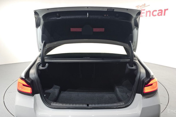 2022 BMW 5 серии с пробегом 45 331 км