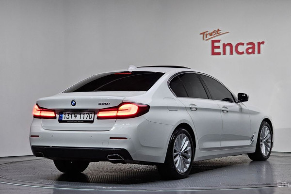 2022 BMW 5 серии с пробегом 31 904 км