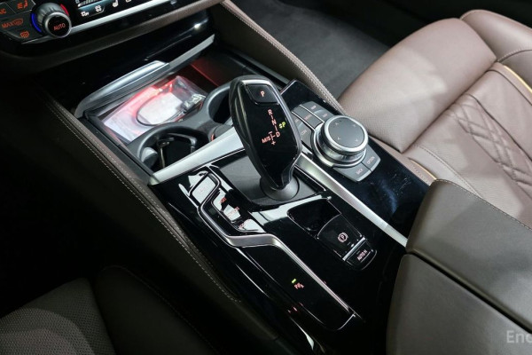 2022 BMW 5 серии с пробегом 23 398 км