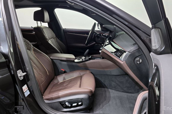 2022 BMW 5 серии с пробегом 23 398 км