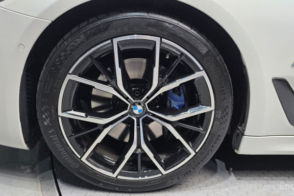 2022 BMW 5 серии с пробегом 37 943 км