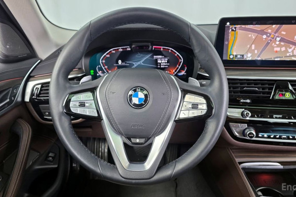 2022 BMW 5 серии с пробегом 52 503 км