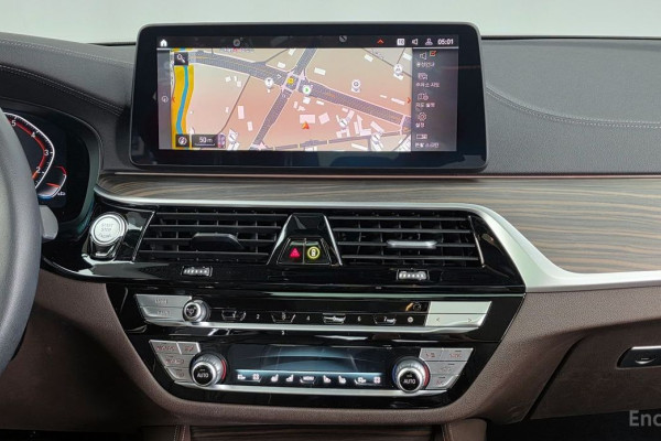 2022 BMW 5 серии с пробегом 52 503 км