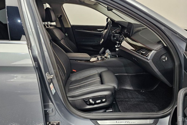 2022 BMW 5 серии с пробегом 53 019 км