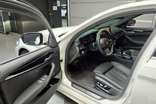 2022 BMW 5 серии с пробегом 37 943 км