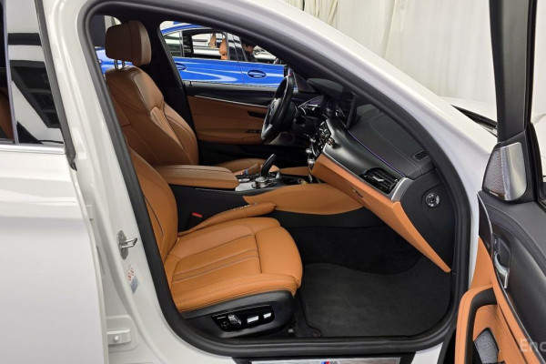 2022 BMW 5 серии с пробегом 53 257 км
