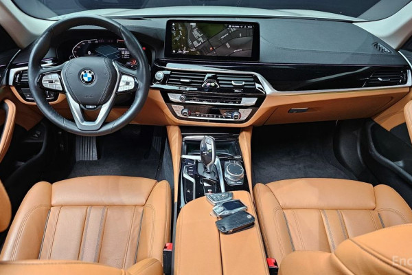 2022 BMW 5 серии с пробегом 40 202 км