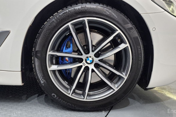 2022 BMW 5 серии с пробегом 52 996 км