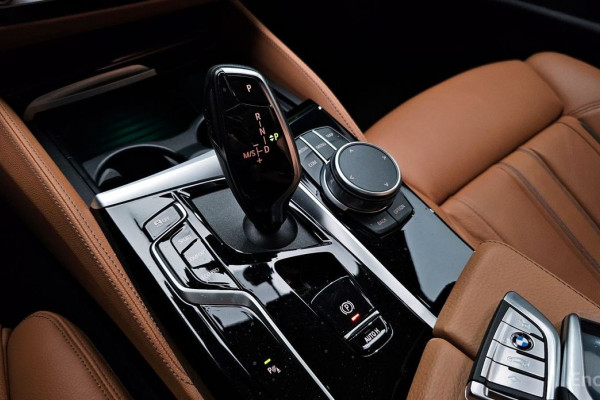 2022 BMW 5 серии с пробегом 40 202 км