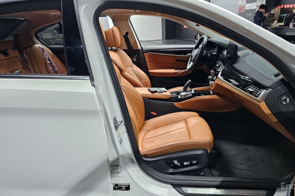 2022 BMW 5 серии с пробегом 40 202 км