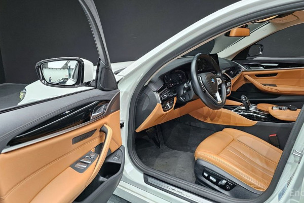 2022 BMW 5 серии с пробегом 40 202 км