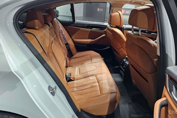 2022 BMW 5 серии с пробегом 40 202 км