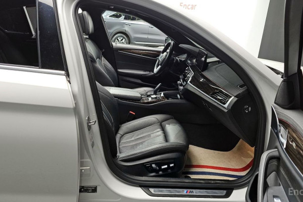 2022 BMW 5 серии с пробегом 111 761 км