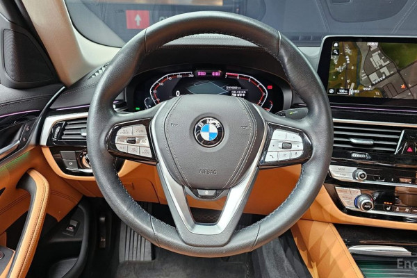 2022 BMW 5 серии с пробегом 40 202 км