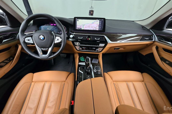 2022 BMW 5 серии с пробегом 28 986 км