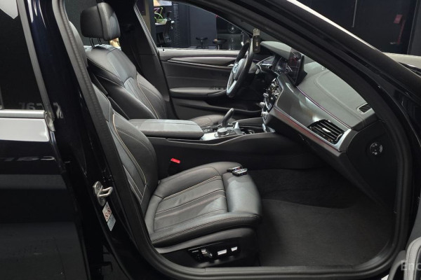 2022 BMW 5 серии с пробегом 61 333 км