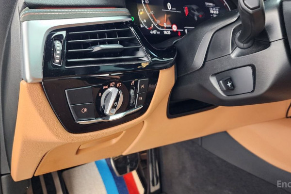 2022 BMW 5 серии с пробегом 52 996 км