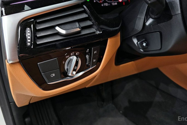 2022 BMW 5 серии с пробегом 40 202 км