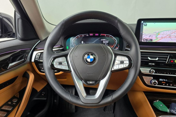 2022 BMW 5 серии с пробегом 28 986 км