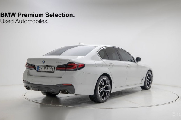 2022 BMW 5 серии с пробегом 67 200 км