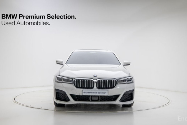 2022 BMW 5 серии с пробегом 67 200 км
