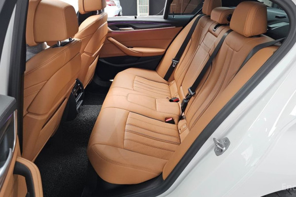 2022 BMW 5 серии с пробегом 23 423 км