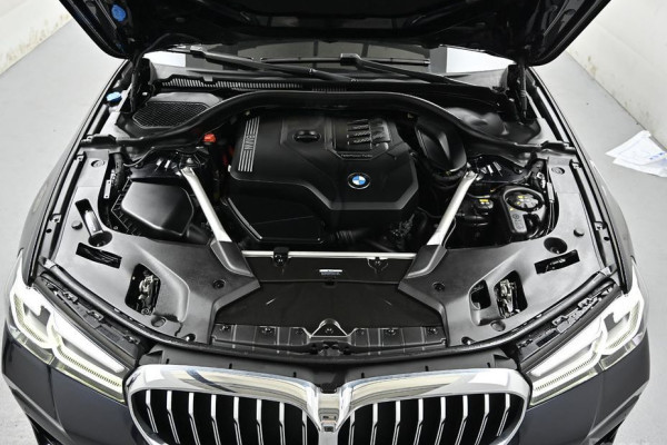 2022 BMW 5 серии с пробегом 37 562 км