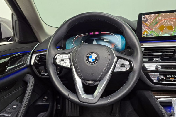 2022 BMW 5 серии с пробегом 36 909 км