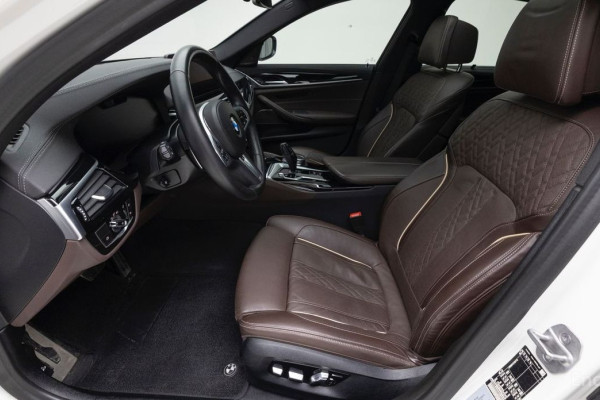 2022 BMW 5 серии с пробегом 67 200 км