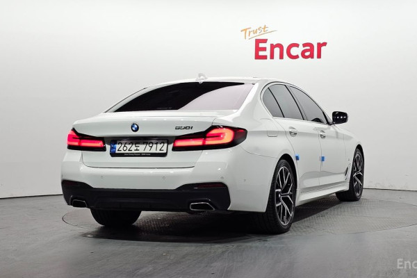 2022 BMW 5 серии с пробегом 49 276 км