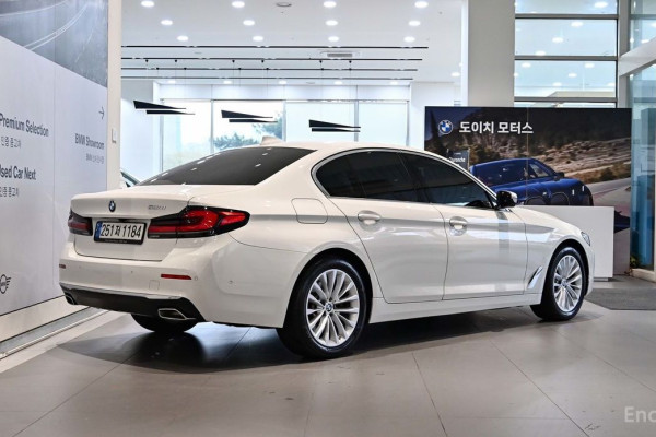 2022 BMW 5 серии с пробегом 61 249 км