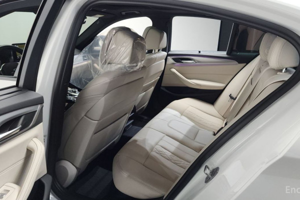 2022 BMW 5 серии с пробегом 38 071 км