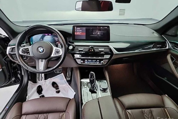 2022 BMW 5 серии с пробегом 37 467 км