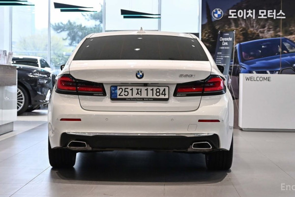 2022 BMW 5 серии с пробегом 61 249 км