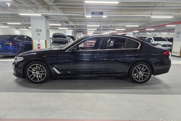 2022 BMW 5 серии с пробегом 57 460 км