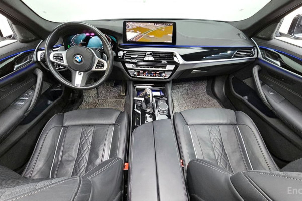 2022 BMW 5 серии с пробегом 49 276 км