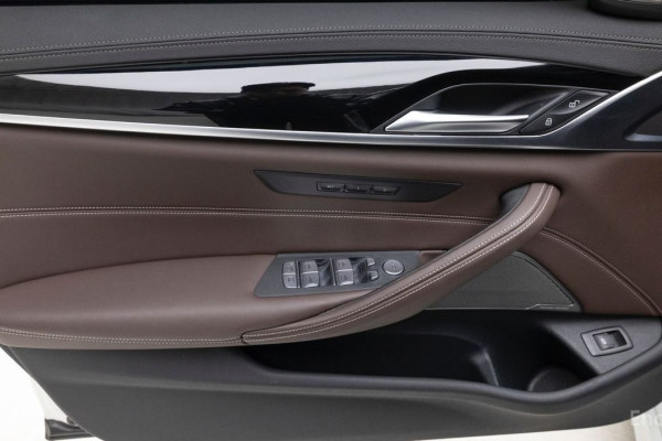 2022 BMW 5 серии с пробегом 67 200 км