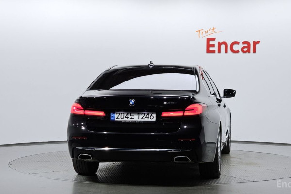 2022 BMW 5 серии с пробегом 62 129 км