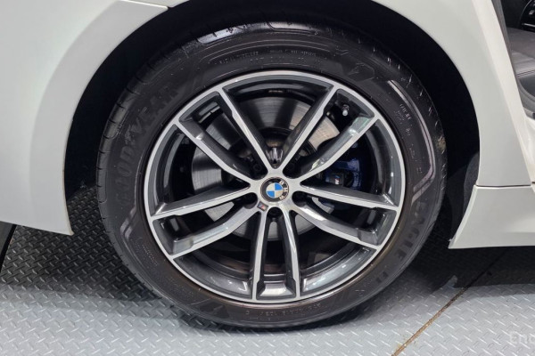 2022 BMW 5 серии с пробегом 55 591 км