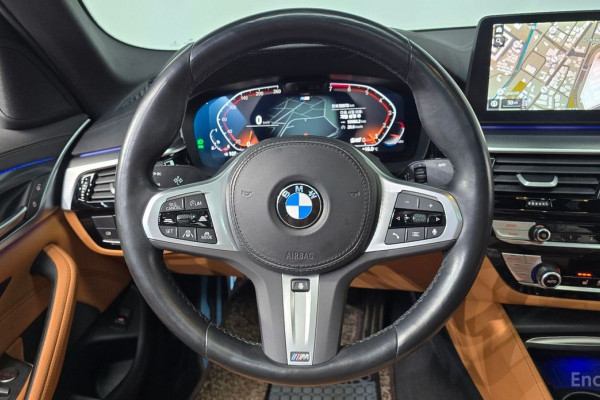 2022 BMW 5 серии с пробегом 59 978 км