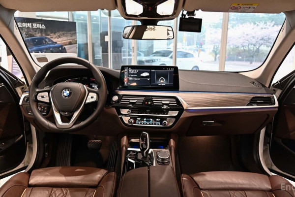 2022 BMW 5 серии с пробегом 61 249 км