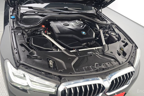 2022 BMW 5 серии с пробегом 62 129 км