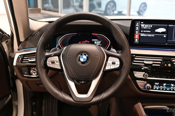 2022 BMW 5 серии с пробегом 61 249 км