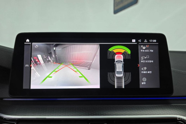 2022 BMW 5 серии с пробегом 59 978 км