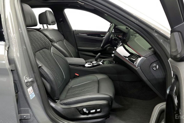 2022 BMW 5 серии с пробегом 5 052 км