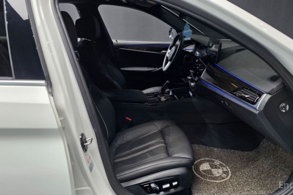 2022 BMW 5 серии с пробегом 55 591 км