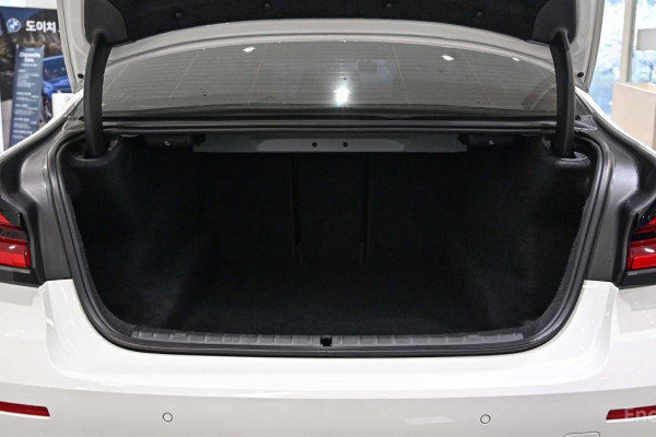 2022 BMW 5 серии с пробегом 61 249 км