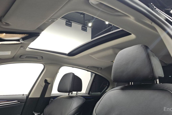 2022 BMW 5 серии с пробегом 62 129 км