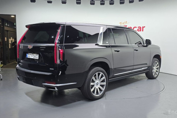 2022 Cadillac Escalade с пробегом 31 386 км